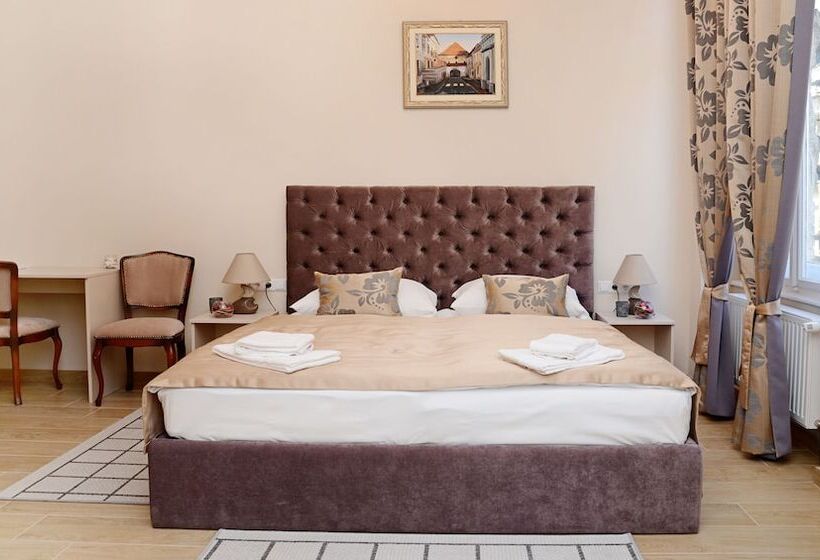 استودیوی استاندارد, Apartments & Rooms Flowers