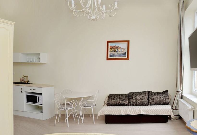 اتاق استاندارد چهار تخته, Apartments & Rooms Flowers