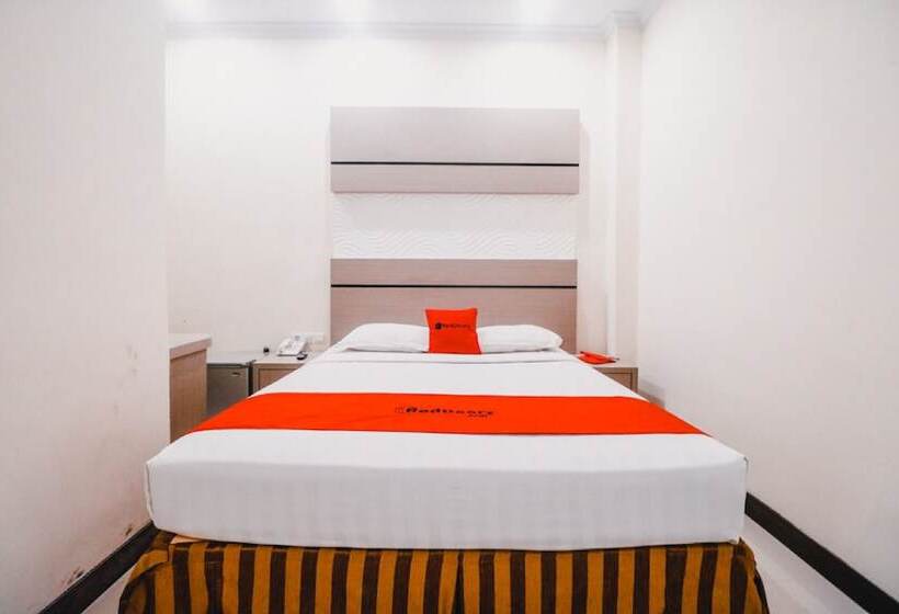 Номер Economy, Reddoorz Plus Near Makassar Town Square