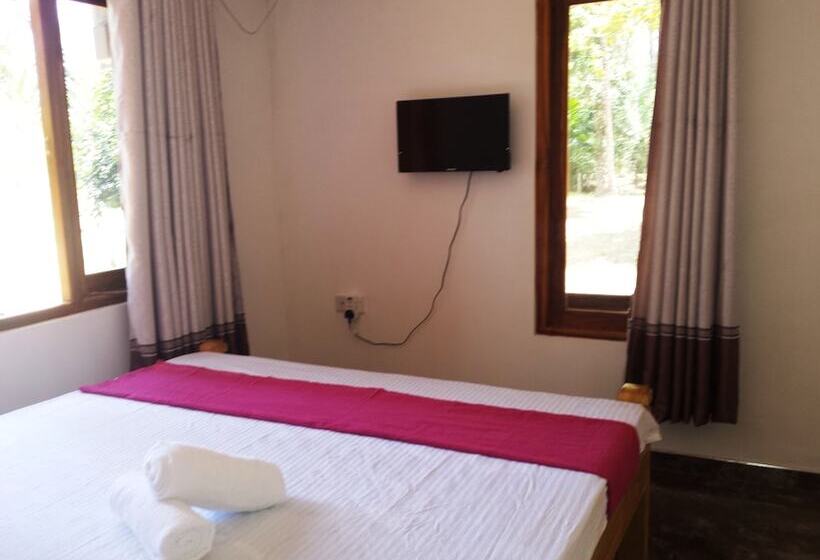 ویلای لوکس 1 خوابه, Greenwood Udawalawa Safari Resort