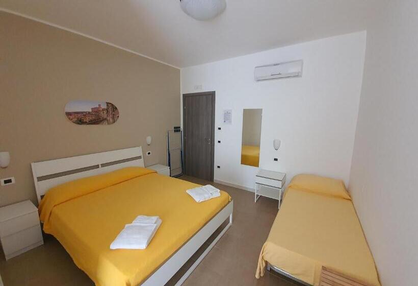 اتاق کلاسیک سه تخته, Casale Marcalia  Bed & Breakfast