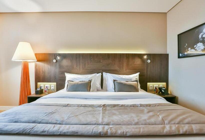 Quarto Deluxe Cama King, Transamerica Collection Goiânia