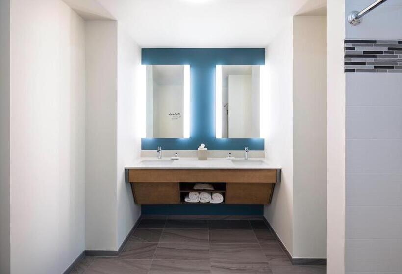 스위트 킹사이즈 침대, Even Hotel Miami   Airport, An Ihg