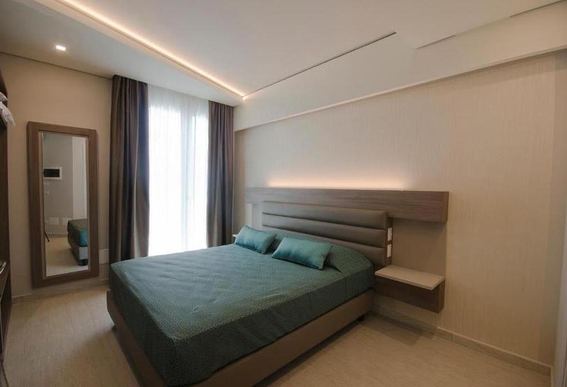 标准间带阳台, Hermes