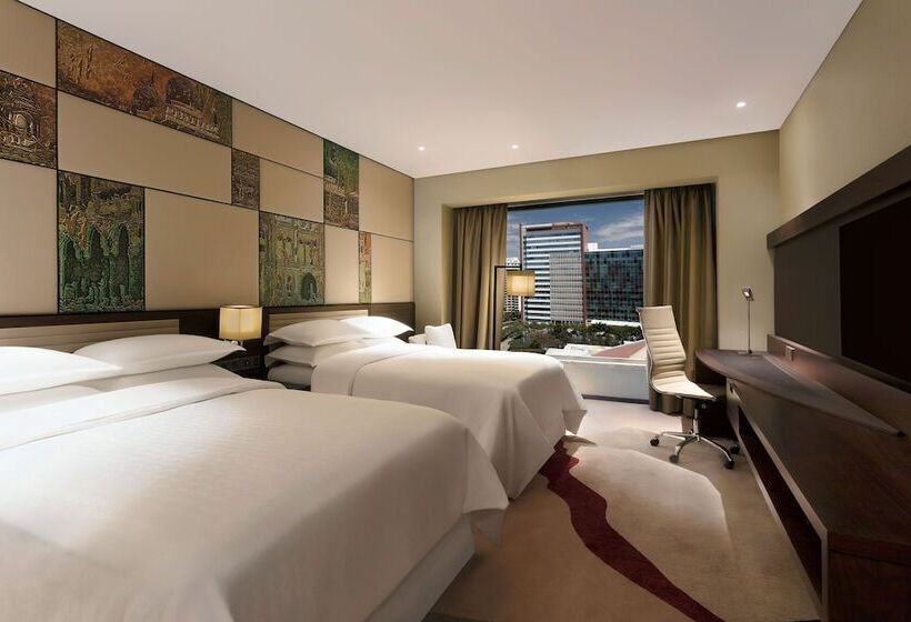 חדר סטנדרט נוף לבריכה, Sheraton Grand Bengaluru Whitefield Hotel & Convention Center