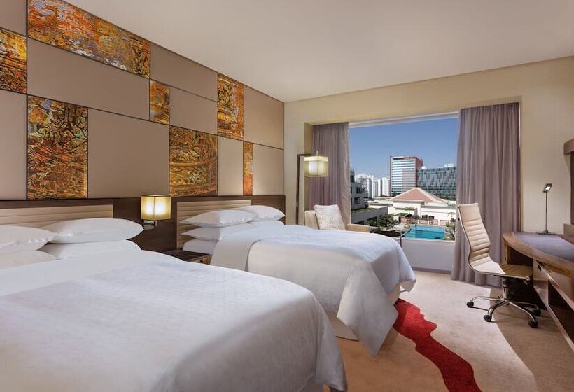 חדר סטנדרט נוף לבריכה, Sheraton Grand Bengaluru Whitefield Hotel & Convention Center