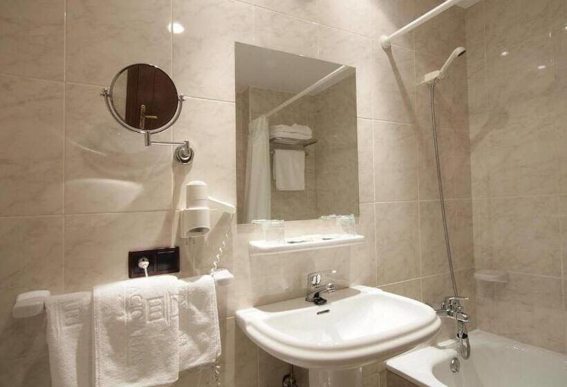 １ベッドルームアパートメント, Y Apartamentos Arias