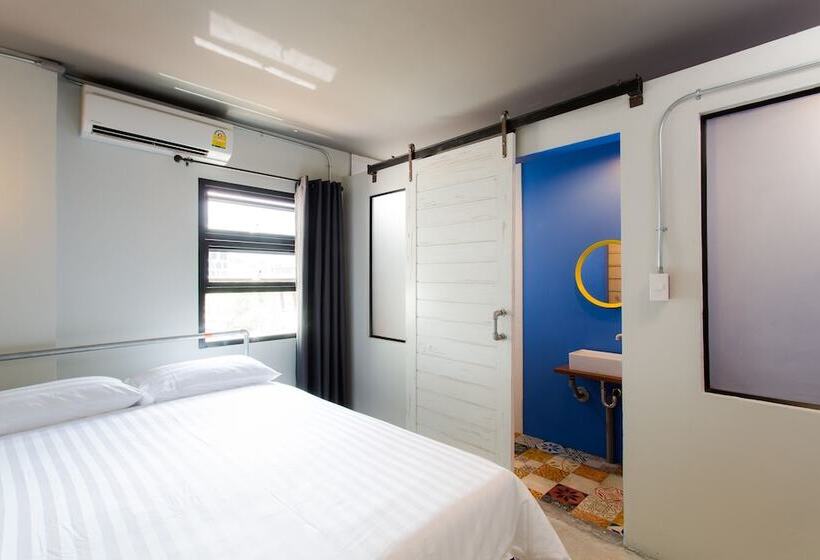اتاق استاندارد, Bloo Hostel