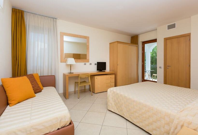 コンフォートトリプルルーム, Gusmay Resort   Hotel Cala Del Turco