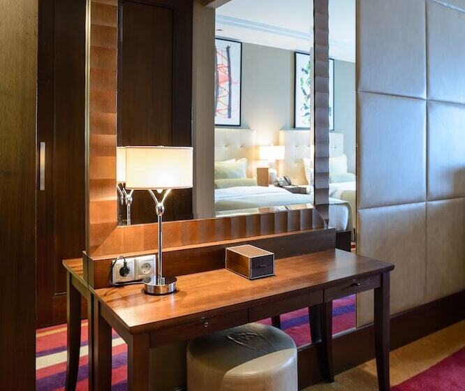 اتاق لوکس با چشم‌انداز دریاچه, Rixos Borovoe