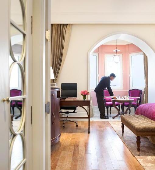 اتاق لوکس با چشم‌انداز دریا, The Taj Mahal Palace, Mumbai