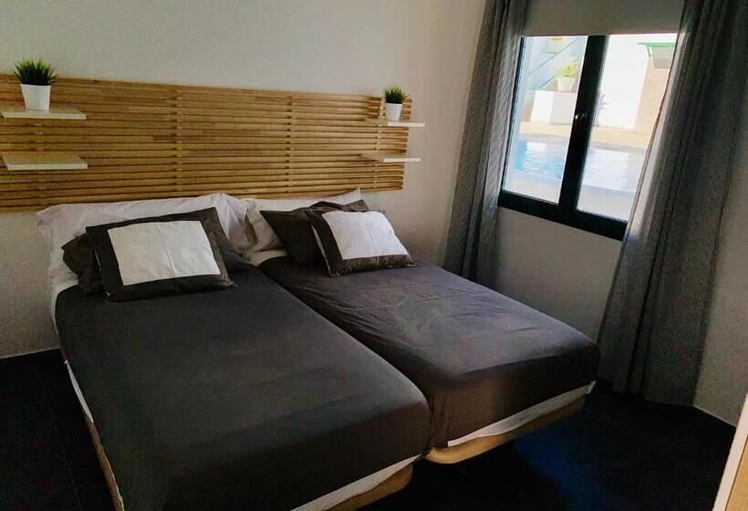 Apartamento 2 Dormitórios, Apartamentos Zalabar