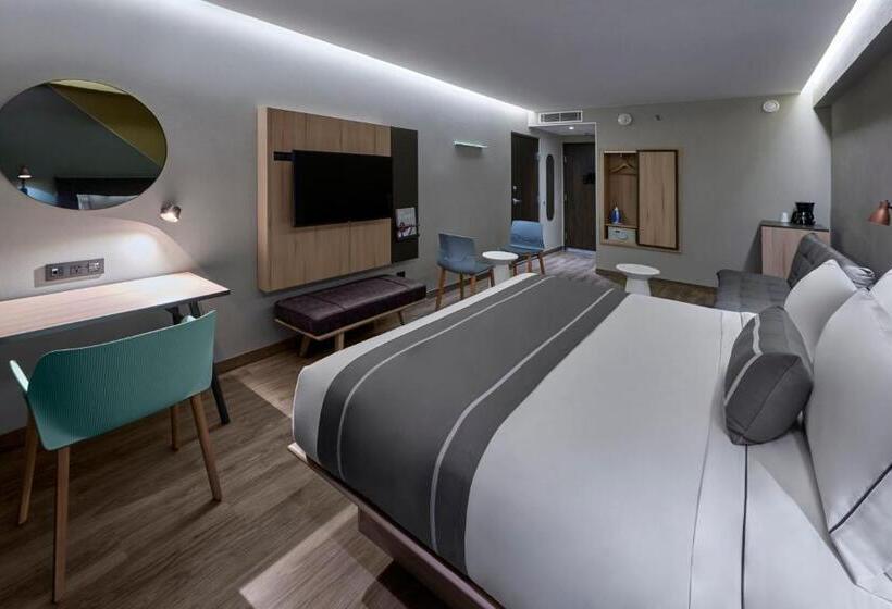 キングサイズベッドのスイートルーム, City Express Plus By Marriott Ensenada