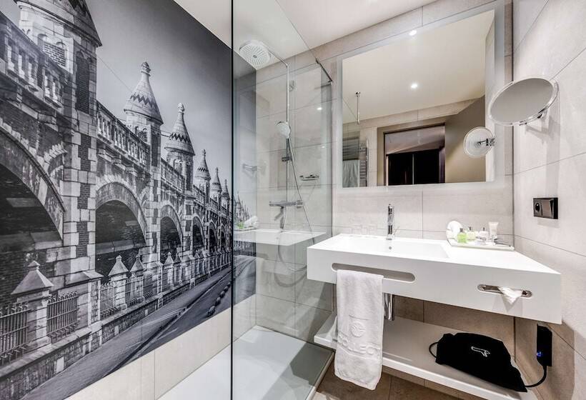 Premium room with view, NH Collection Antwerp Centre