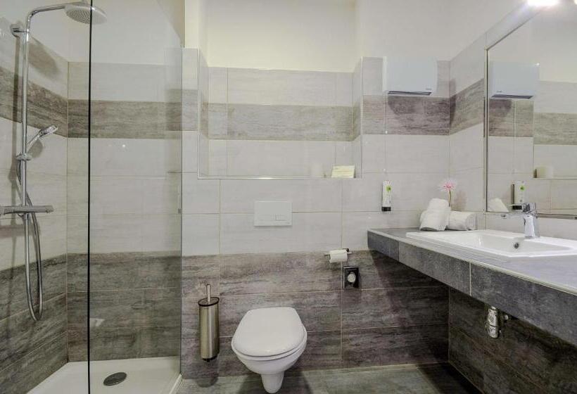 Номер Классика Кровать Кинг, Sure Hotel By Best Western Beziers Le Monestie