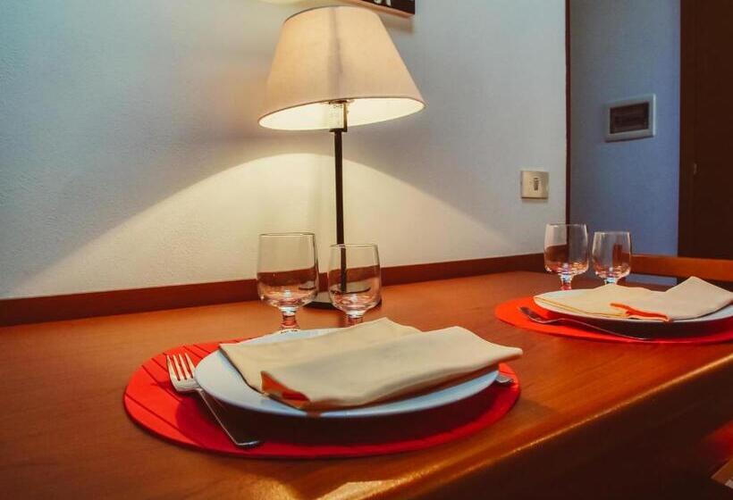 스탠다드 스튜디오, Antico Pozzo Apartment