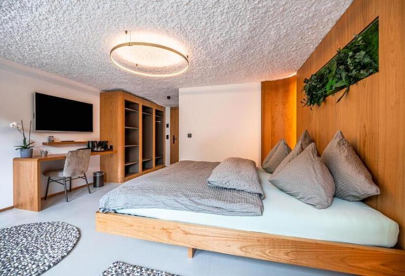 سوییت لوکس, Boutique Hotel La Gorge