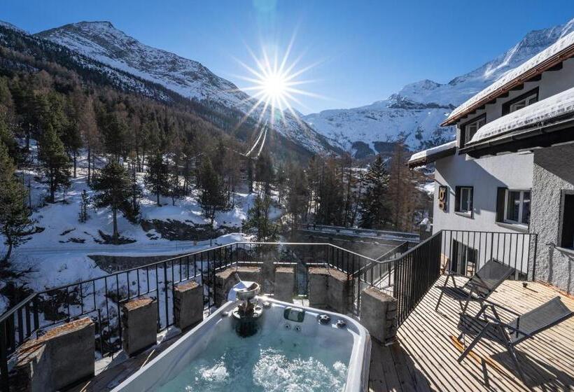 سوییت لوکس, Boutique Hotel La Gorge