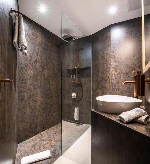 سوئیت با وان آب گرم, Boutique Hotel La Gorge