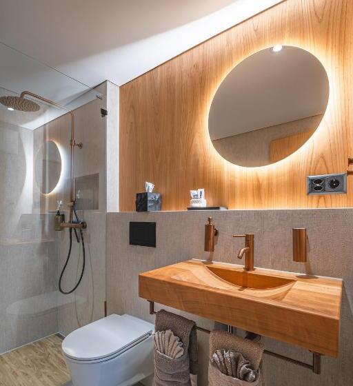سوئیت جونیور با چشم‌انداز کوهستان, Boutique Hotel La Gorge