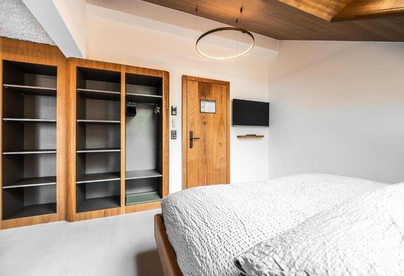 سوییت جونیور, Boutique Hotel La Gorge