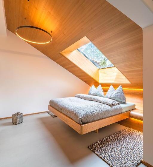 سوییت جونیور, Boutique Hotel La Gorge