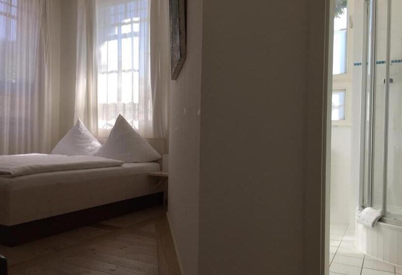 Номер Стандарт, Gasthaus Loewenthor & Hotel Hahn