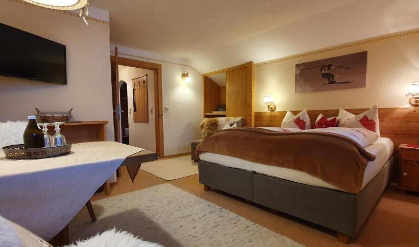 Quarto Estandar com Sacada, Pension Marianne