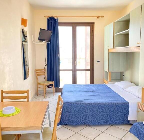 Студио Стандарт с Балконом, Tramonti Residence