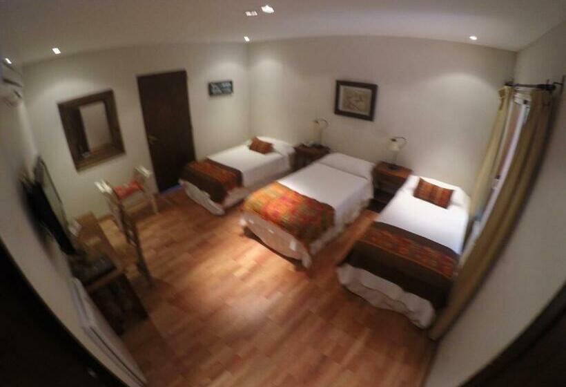 标准三人间, Río Arriba Suites & Apartments & Restó