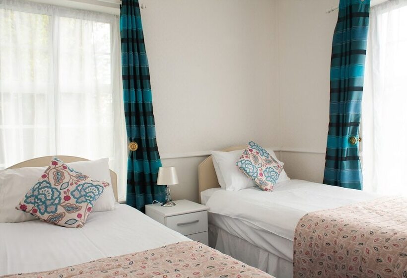 Семейный Номер, The Parks Guest House