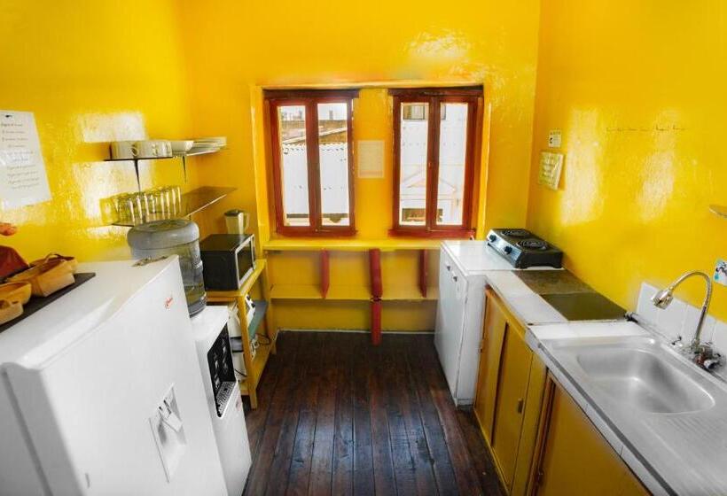 Quarto Estandar Banheiro Compartilhado, Colonial House Inn