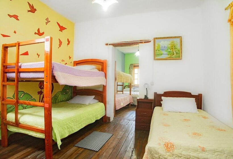 Cama em Quarto Compartilhado, Colonial House Inn