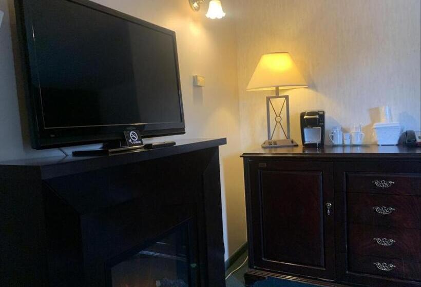 キングサイズベッドのスイートルーム, Bancroft Inn & Suites