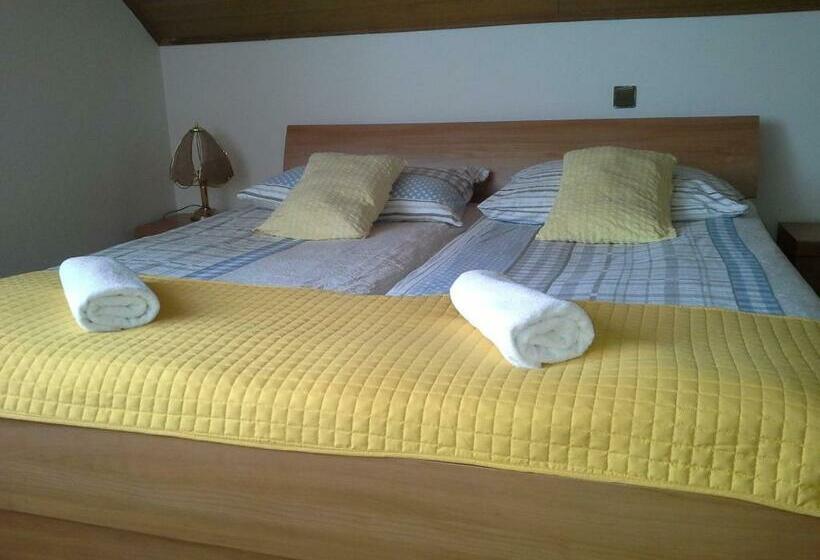 اتاق استاندارد سه نفره, Guesthouse Jersin