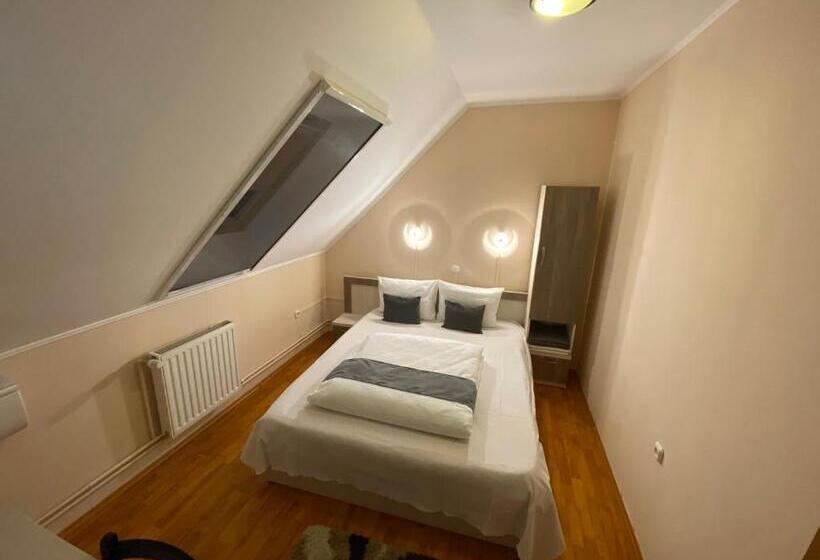 Апартаменты 2 Спальни, Vila Eszter