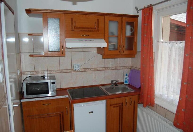 آپارتمان 1 خوابه, Zách Klára Utcai Apartman