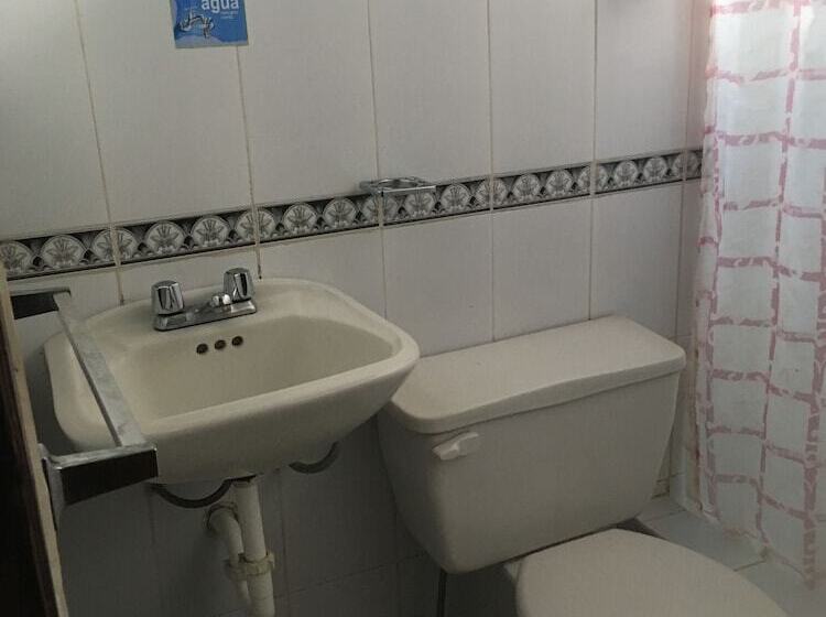Номер Стандарт, La Petite Auberge   Hostel