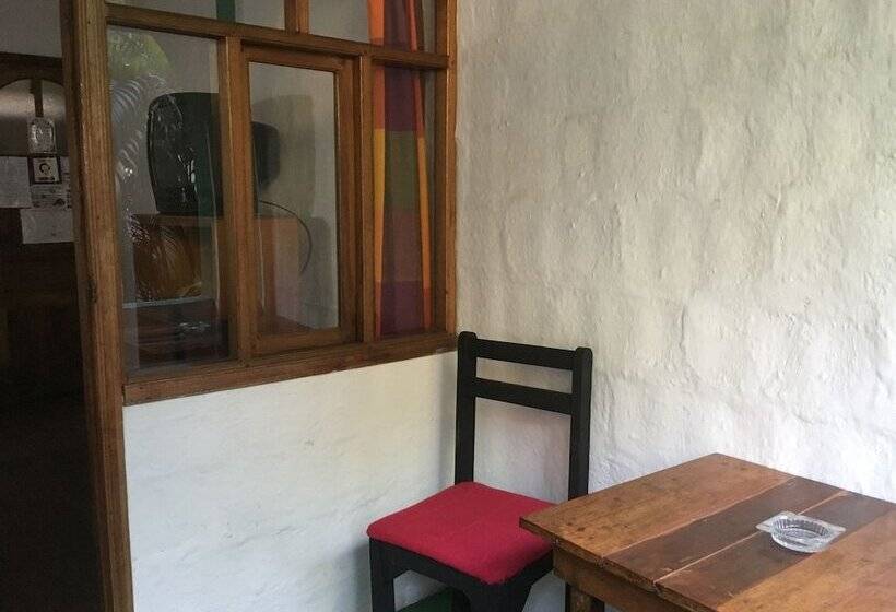 Номер Стандарт, La Petite Auberge   Hostel