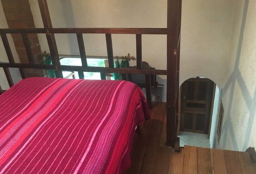 Четырехместный Номер Стандарт, La Petite Auberge   Hostel