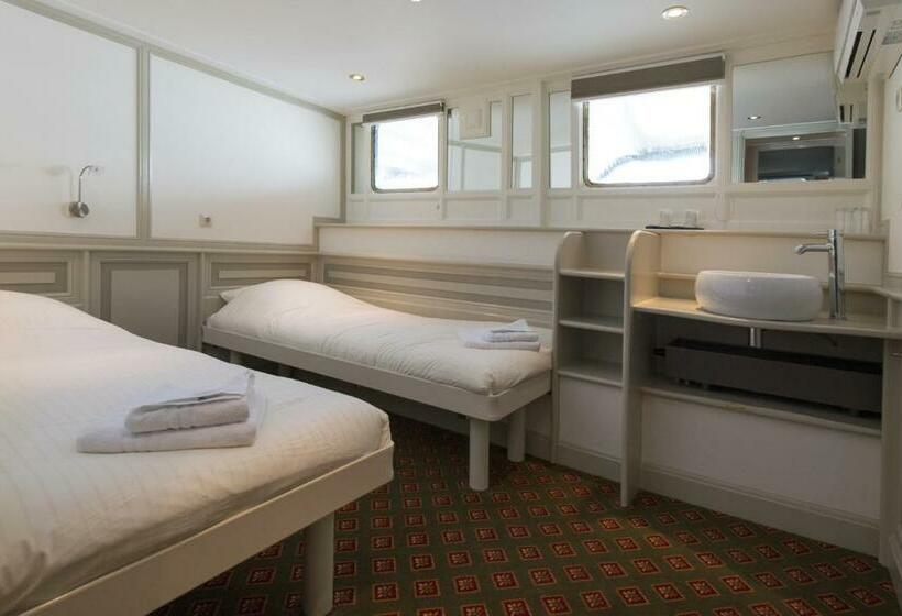 Standard Room, Kapitein Anna