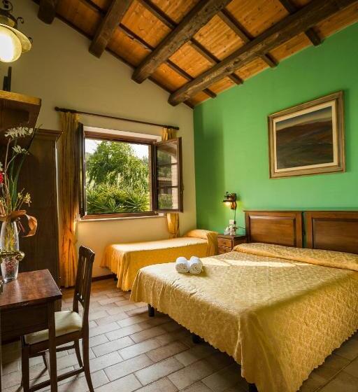 اتاق استاندارد سه نفره, Country House Il Cascinale