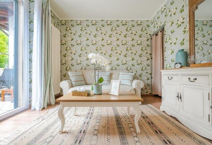 Люкс, La Rosa Gialla Bio Apartments & Rooms