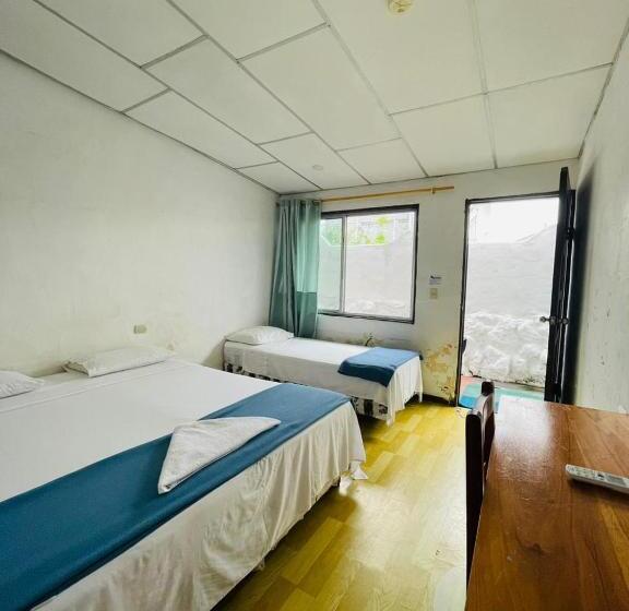 Номер Стандарт, Hostal Darwin B&b