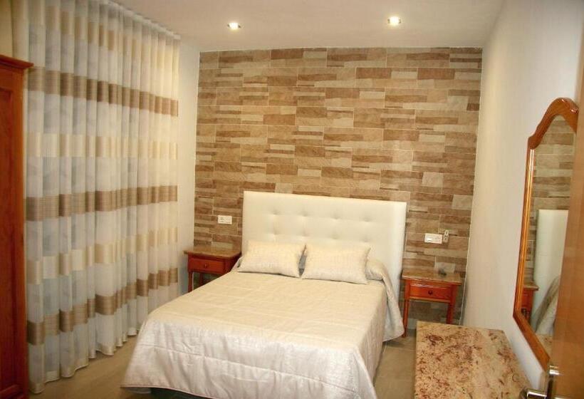 Номер Стандарт, Hostal Restaurante Grela