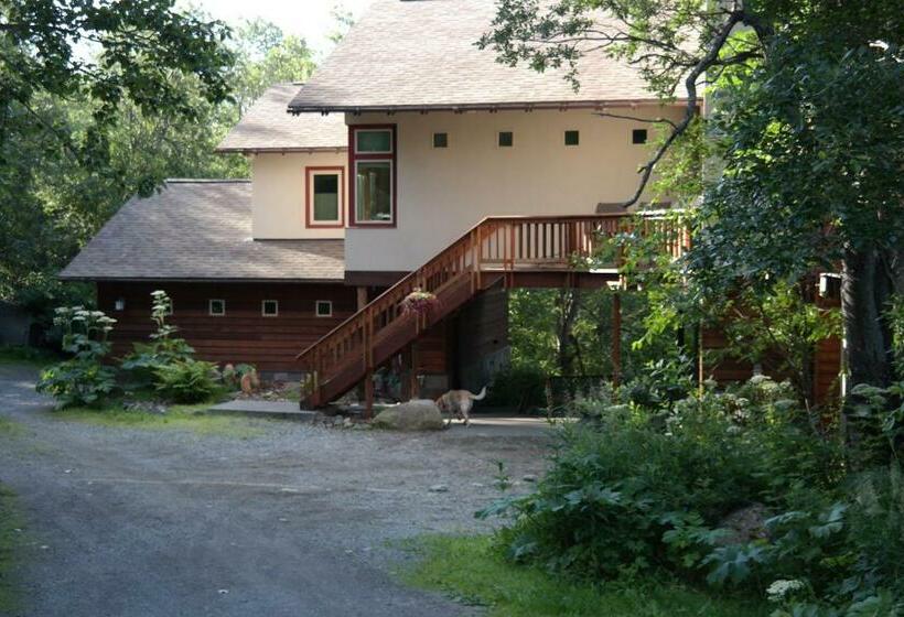 Номер Стандарт Трехместный, Eagle Peak Guesthouse