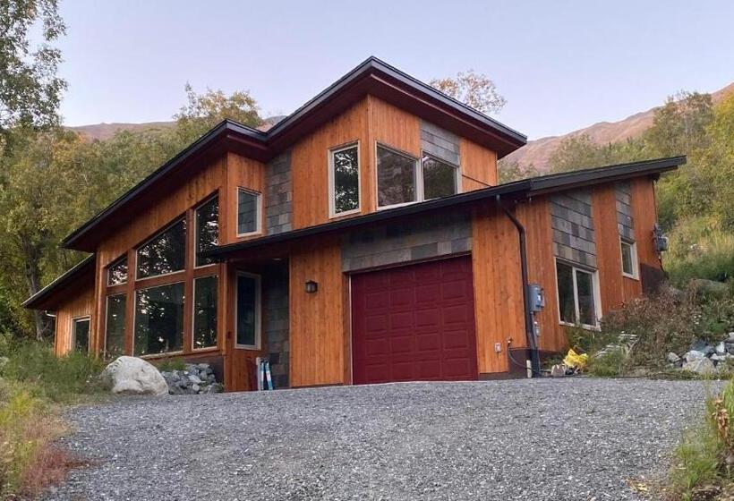 Дом 2 Спальни, Eagle Peak Guesthouse