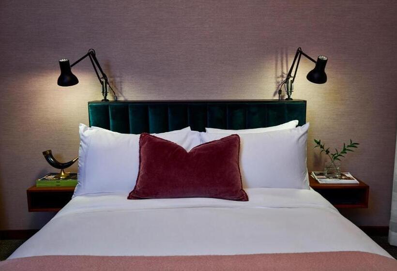 Standardrum, Fairlane Hotel Nashville, By Oliver
