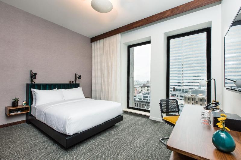 Standardrum King Size Säng, Fairlane Hotel Nashville, By Oliver