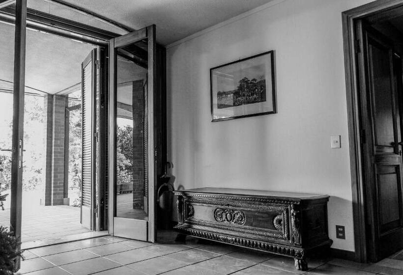 اتاق استاندارد با چشم‌انداز استخر, Agriturismo I Quercioli